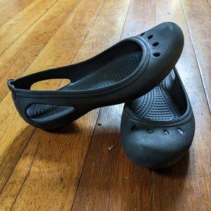 Crocs ballet flats- black size 6